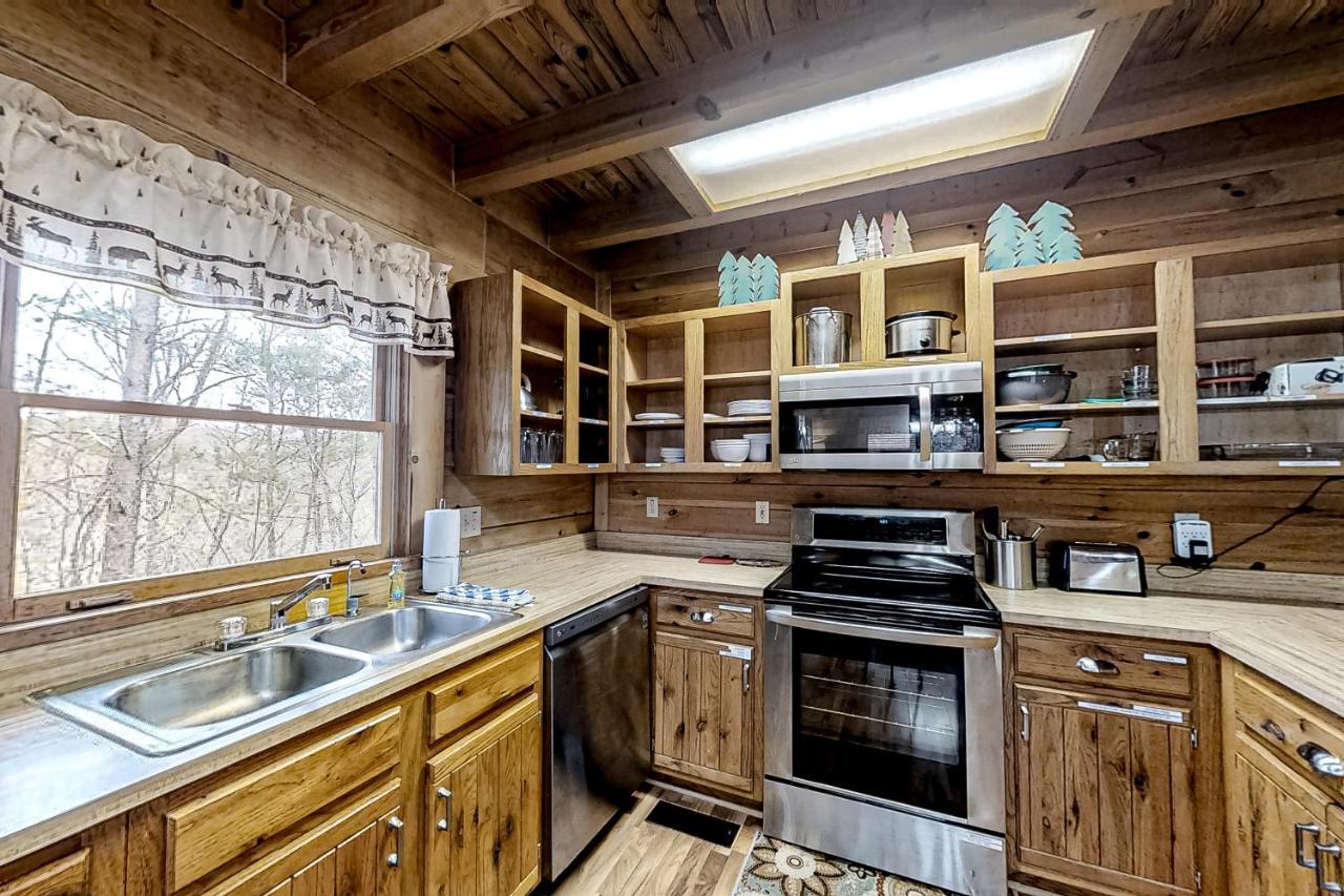 Mountain Lion'S Tales Villa Gatlinburg Exterior photo