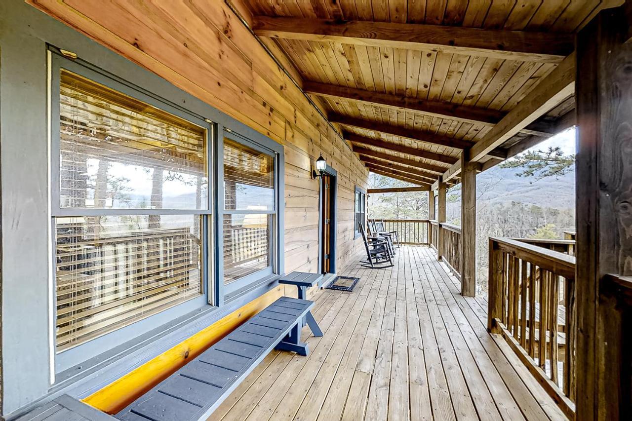 Mountain Lion'S Tales Villa Gatlinburg Exterior photo
